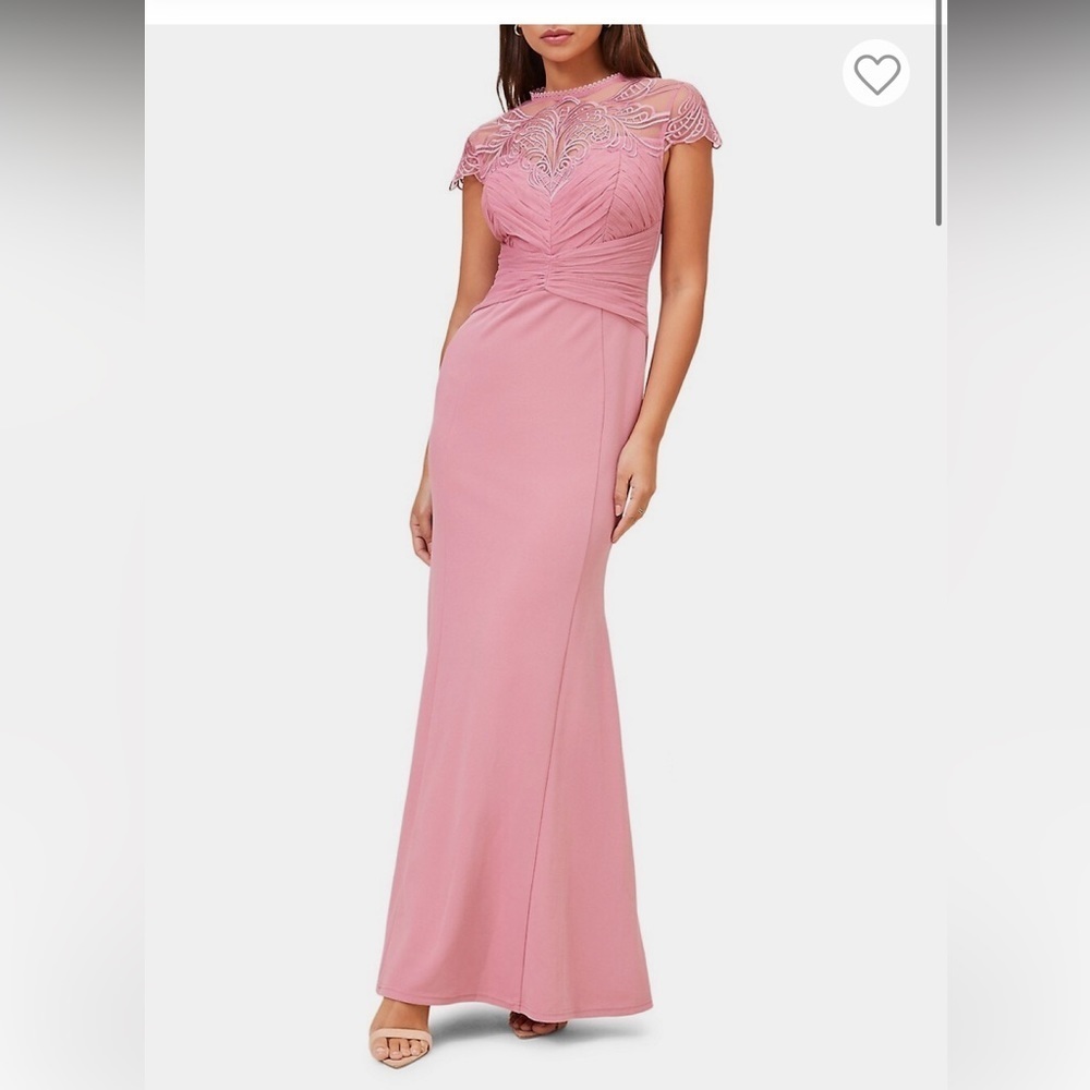 Lipsy
Natalia Lace-Yoke Pleat-Front Gown